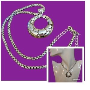 VTG BEST Silvertone Round Creole Pendant Baddie Chain Necklace